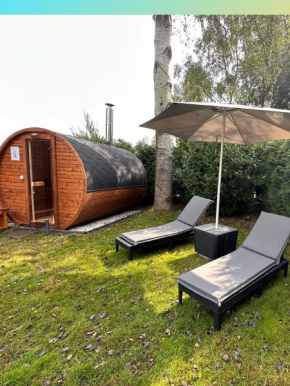 VELUWE VAKANTIES Chalets With Private Barrel Sauna - With Pool Bar and Restaurant Facilities in the Veluwe National Park